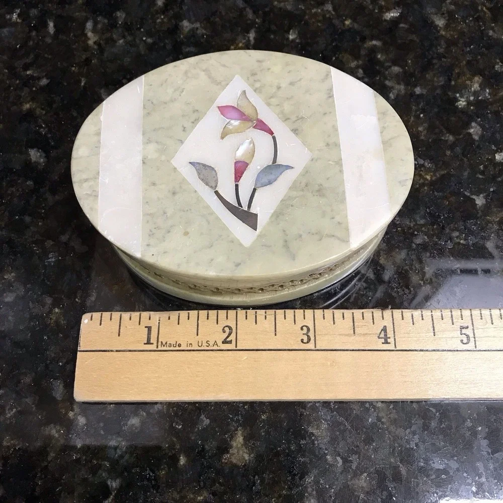 Soapstone Trinket‎ Box Jewelry Inlaid Mother of Pearl Vintage Hand Carved Oval